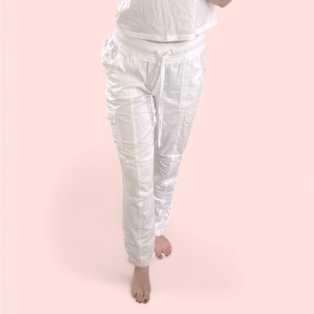 Tommy Hilfiger White Cargo Pants with Classic Style